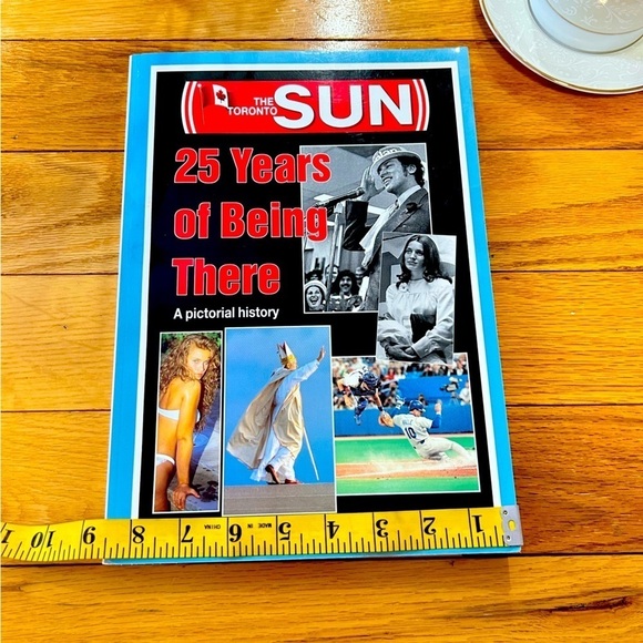 2 for 15‼️Coffee table vintage magazine The Toronto Sun, 1996, 25 years - Picture 4 of 13